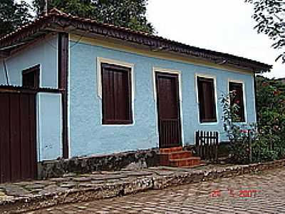 RESIDNCIA-FOTO:GERALDO SALOMO  - CACHOEIRA DO BRUMADO - MG