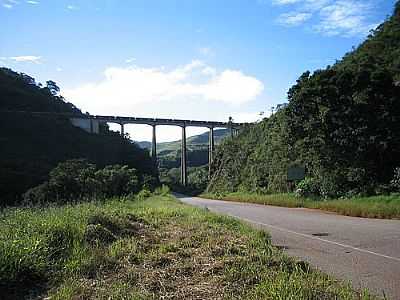 VIADUTO DA CIA VALE DO
RIO DOCE POR GERALDO ANTONIO SALOMO  - CACHOEIRA DO CAMPO - MG