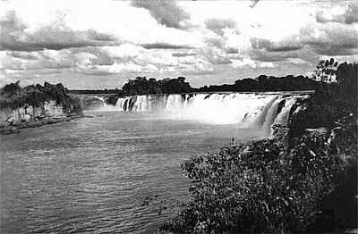 POR CAIO MENDES - CACHOEIRA DOURADA - MG