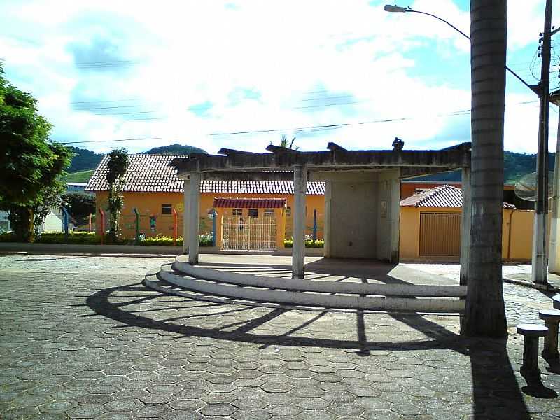 CAIANA-MG-PRAA DA MATRIZ-FOTO:ERICBL  - CAIANA - MG
