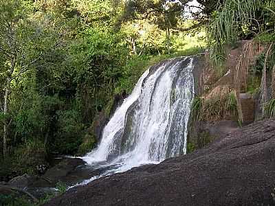 CACHOEIRA DOS DUENDES POR ULISSES G BORGES - CALDAS - MG