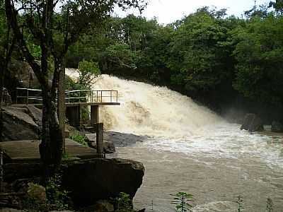 CASACATA CHEIA POR ULISSES G BORGES - CALDAS - MG