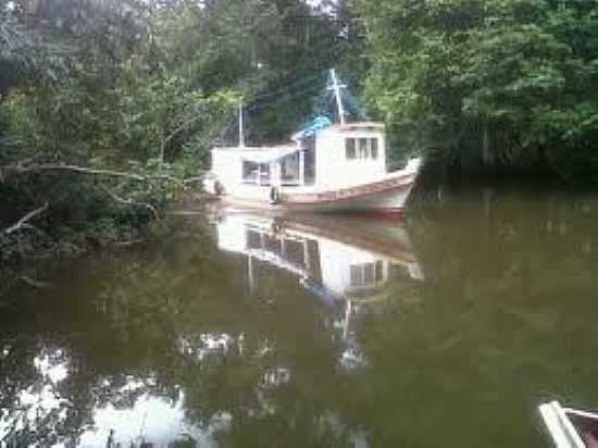 BARCO NO RIO MATAPI EM ARIRI-AP-FOTO:AGENCIAAMAPA. - ARIRI - AP