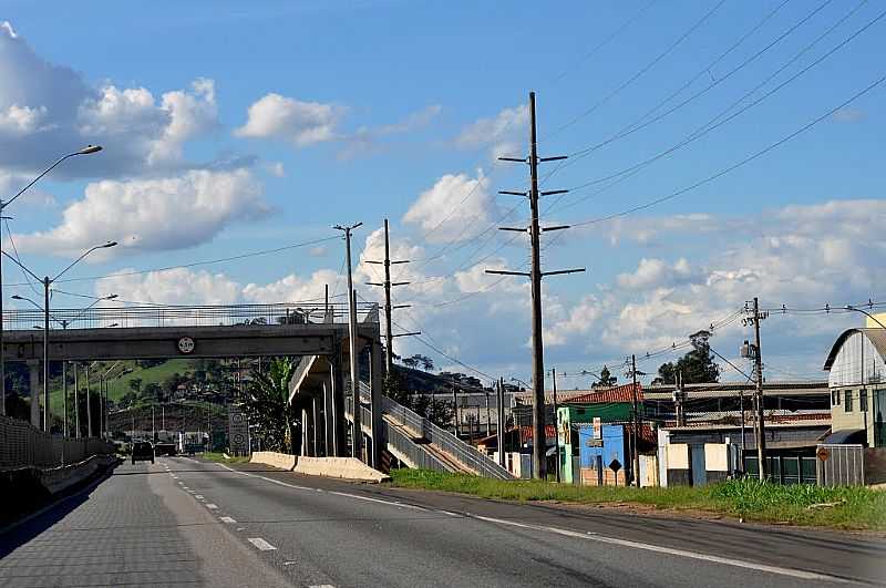 CAMBU-MG-PASSARELA NA ENTRADA DA CIDADE-FOTO:IZEKAMPUS - CAMBU - MG