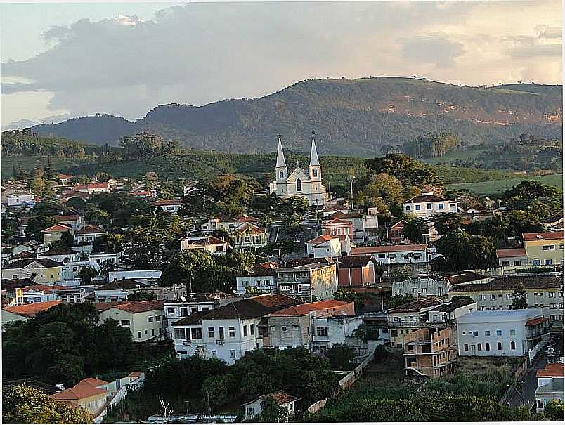 CAMBUQUIRA-MG-VISTA DA CIDADE COM A SERRA DO PIRIPAU AO FUNDO-FOTO:MAURO CAMBUQUIRA - CAMBUQUIRA - MG