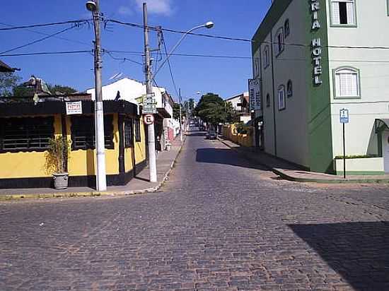 RUA DIREITA-FOTO:FERNANDO VILLAMARIM  - CAMPANHA - MG
