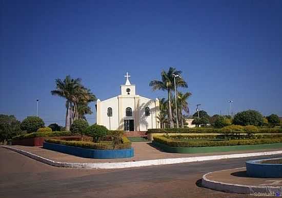 PRAA E IGREJA-FOTO:ZAKNOBRE  - CAMPO AZUL - MG