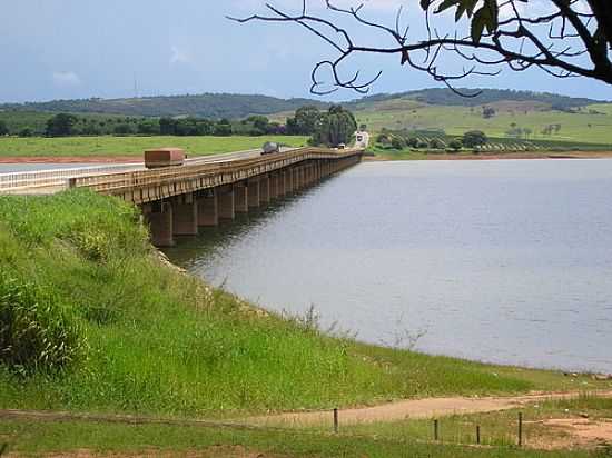 PONTE DAS AMORAS EM CAMPOS GERAIS-FOTO:ANTONIO JOO BOTREL - CAMPOS GERAIS - MG