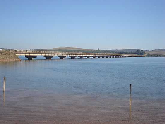 PONTE DAS AMORAS EM CAMPOS GERAIS-FOTO:JLIO C. BUENO - CAMPOS GERAIS - MG