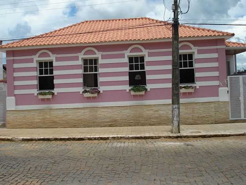 CANA VERDE-MG-CASARO COLONIAL TOMBADO POR DECRETO MUNICIPAL-FOTO:VICENTE FREIRE BARBOSA - CANA VERDE - MG