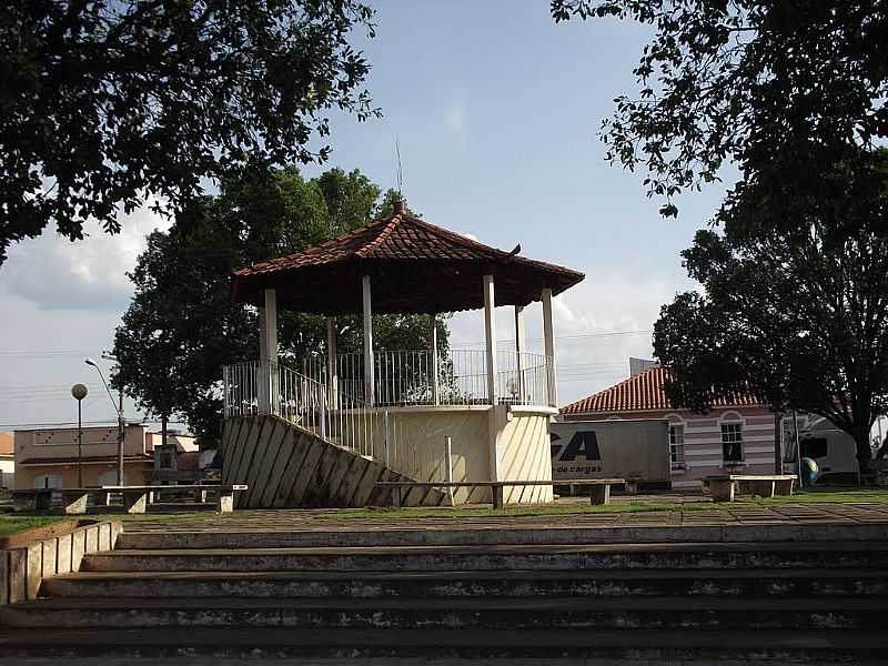 CANA VERDE-MG-CORETO NA PRAA CENTRAL-FOTO:ROGRIO SANTOS PEREIRA - CANA VERDE - MG