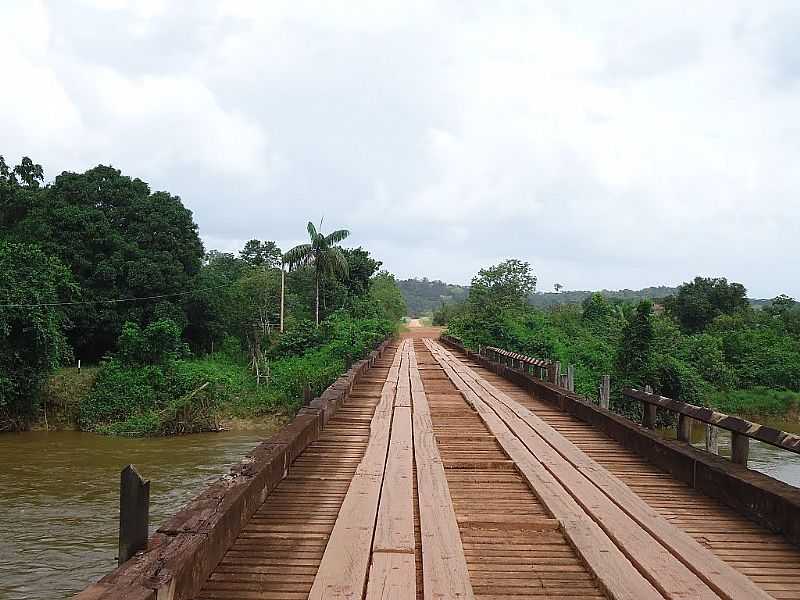 CALOENE-AP-PONTE SOBRE O RIO CASSIPORE-FOTO:ALAN KARDEC - CALOENE - AP