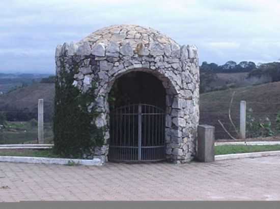 GRUTA DA ENTRADA DA CIDADE, POR SITE CAPELANOVAMG - CAPELA NOVA - MG