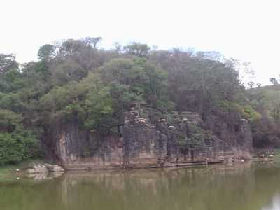 CAVERNA EM ARAAS, POR MARCOS VINCIUS - CAPIM BRANCO - MG