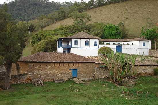 FAZENDA DA PEDRA-FOTO:LEOFBAT - CARANABA - MG