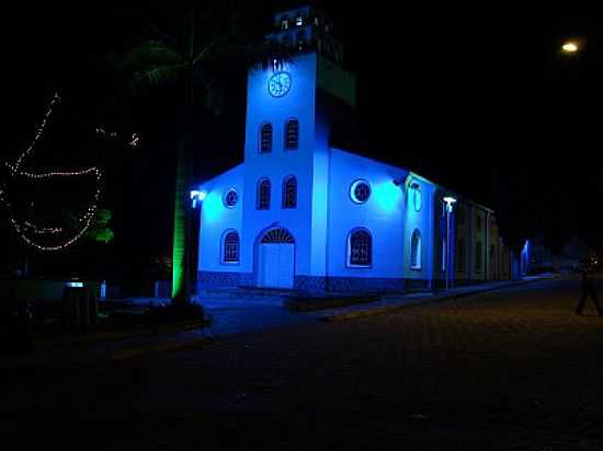 CARBONITA-MG-VISTA NOTURNA DA NOVA MATRIZ DO SAGRADO CORAO DE JESUS-FOTO:CARBONITA.BLOGSPOT.COM.BR - CARBONITA - MG