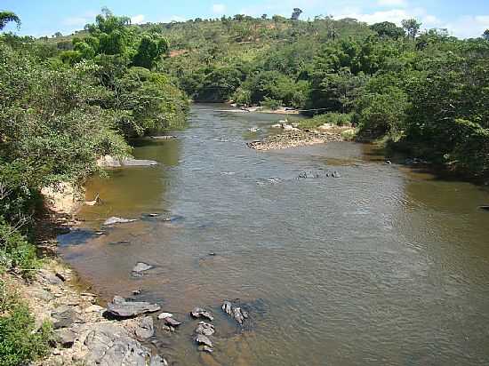 CARBONITA-MG-RIO ARAUA-FOTO:JAIRO NUNES FERREIRA  - CARBONITA - MG