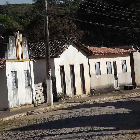 CARIOCA-MG-CASARIO NO CENTRO DA CIDADE-FOTO:ROGRIO SANTOS PEREIRA - CARIOCA - MG