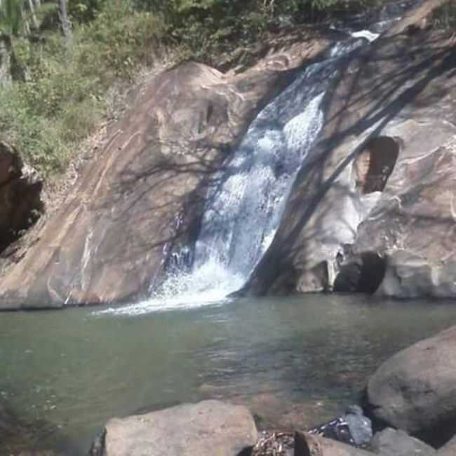 CACH. ANDORINHAS, POR LUCIANO EYMARD - CARMSIA - MG