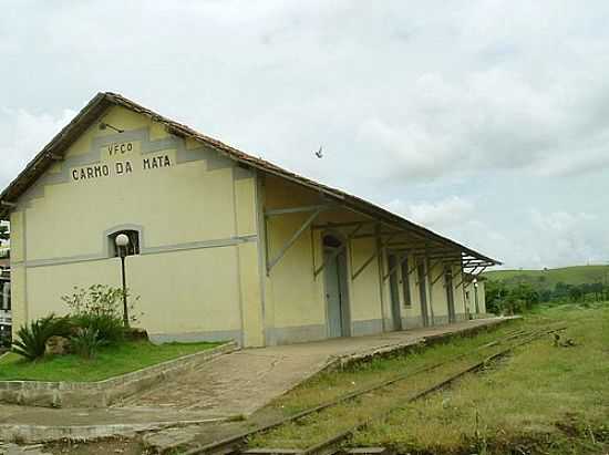 ESTAO FERROVIRIA-FOTO:MONTANHA [PANORAMIO] - CARMO DA MATA - MG