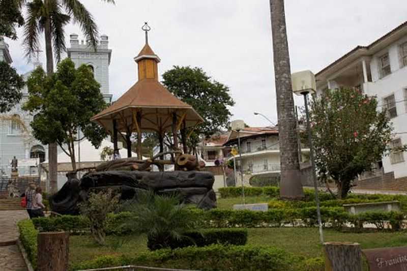 CARMO DE MINAS-MG-CORETO NA PRAA DA MATRIZ-FOTO:ELPDIO JUSTINO DE ANDRADE - CARMO DE MINAS - MG