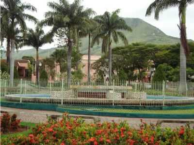 JARDIM CENTRAL, POR CLAUDIO R. MIGUEL - CARMO DO RIO CLARO - MG