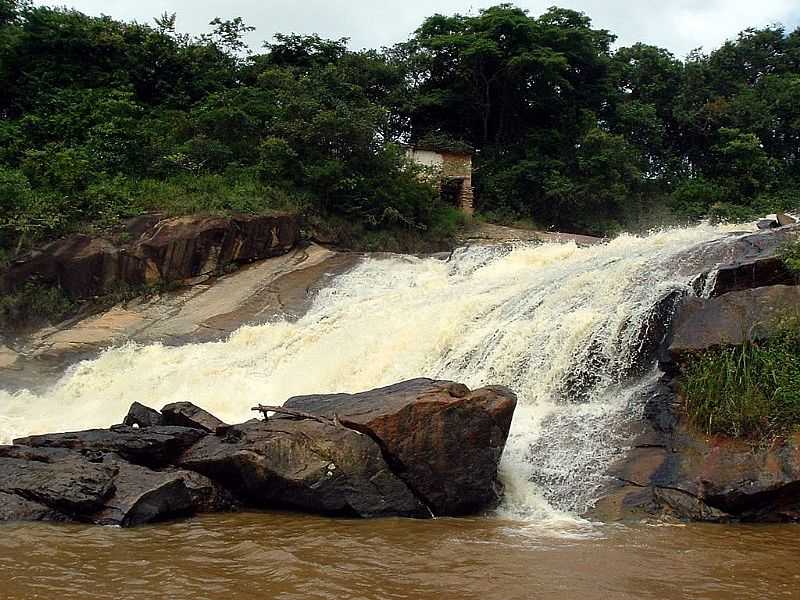 CARMPOLIS DE MINAS-MG-CACHOEIRA DA USINA-FOTO:ROGRIO SANTOS PEREIRA - CARMPOLIS DE MINAS - MG