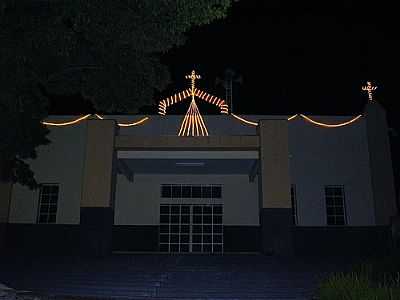 IGREJA MATRIZ VISTA NOTURNA-FOTO:VALCIRVILELA  - CARNEIRINHO - MG