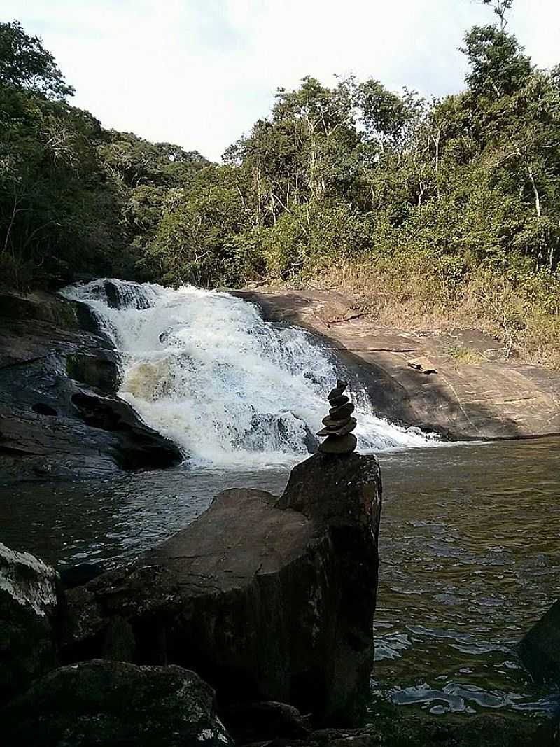 CARVALHOS MG -PARASO DAS TRILHAS E CACHOEIRAS - CARVALHOS - MG