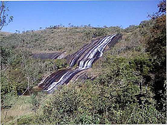 CACHOEIRA DO VU DA NOIVA - 50 MTS.DE QUEDA-FOTO:ALANDERSON-SILVA - CARVALHOS - MG