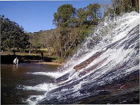 CACHOEIRA DO VU DA NOIVA-FOTO:ALANDERSON-SILVA - CARVALHOS - MG