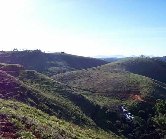 CACHOEIRA DA ESTRADA SINEMBU-FOTO:DLESTER - KTA[PANORAMIO] - CATAGUARINO - MG