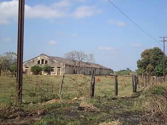 RUINAS DA ANTIGA CASEMG-FOTO:WALTER PERES [PANORAMIO] - CATIARA - MG