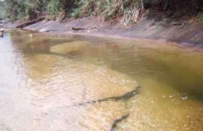 CACHOEIRA DO LAGEDINHO!!! GUAS LMPIDAS E CALMAS., POR ODILENE - CATUJI - MG