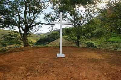 CRUZEIRO DA PEDRA SANTA-FOTO:SGTRANGEL  - CATUN - MG