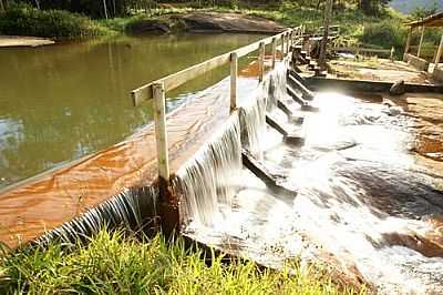 CACHOEIRA DA COMUNIDADE DA IGREJINHA-FOTO:SGTRANGEL  - CATUN - MG