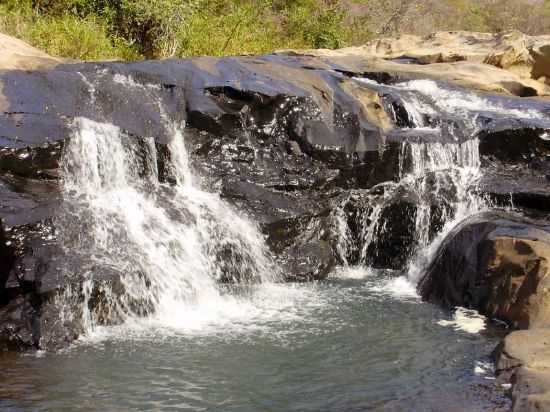 CACHOEIRA -  POR MARIELLE DURES - CATUNI - MG