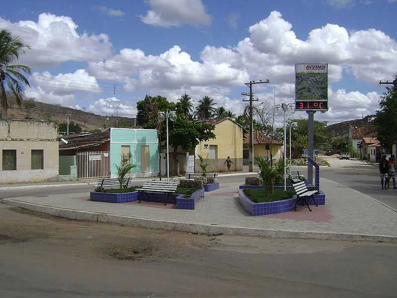 CENTRAL DE SANTA HELENA-MG-CENTRO DA CIDADE, DISTRITO DE DIVINO DAS LARANJEIRAS-FOTO:GUSTAVO STURZENECKER  - CENTRAL DE SANTA HELENA - MG