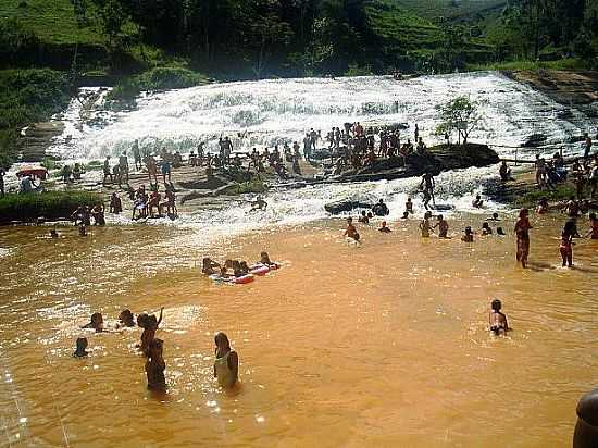 CACHOEIRA DOS MENEZES - CHCARA - MG