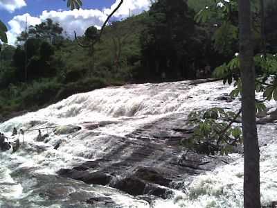 CACHOEIRA DO MENZES, POR ALEX HUNGRIA - CHCARA - MG