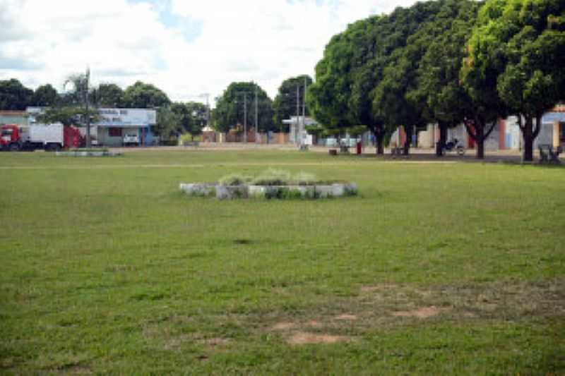 CHAPADA GACHA-MG-PRAA DA PREFEITURA-FOTO:FOTOSTRADA. - CHAPADA GACHA - MG