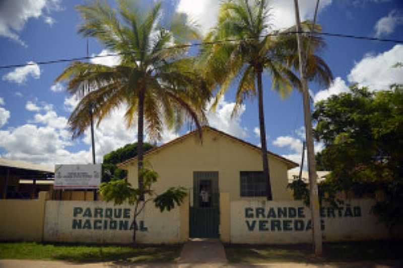 CHAPADA GACHA-MG-SEDE DO PARQUE GRANDE SERTO VEREDAS-FOTO:FOTOSTRADA. - CHAPADA GACHA - MG