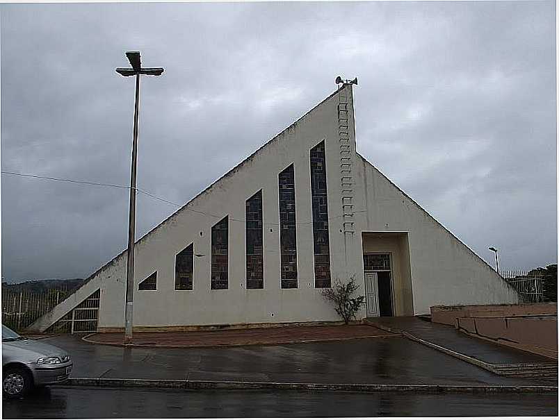 CLUDIO-MG-IGREJA DE N.SRA.APARECIDA-FOTO:VICHV - CLUDIO - MG