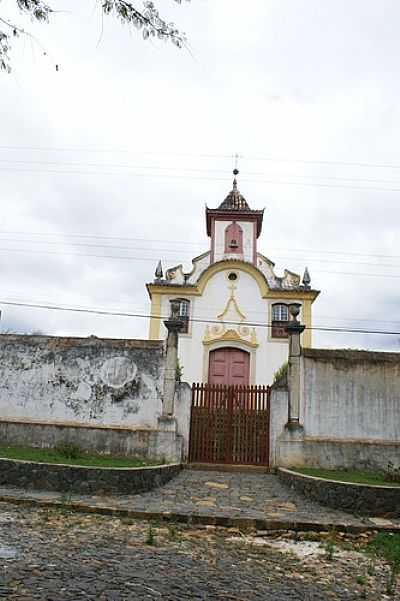 IGREJA POR FERNANDO BEZERRA - COCAIS - MG