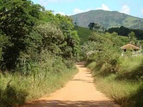 ESTRADA DE TERRA NA REA RURAL DE COCO-FOTO:BARBOSA - COCO - MG