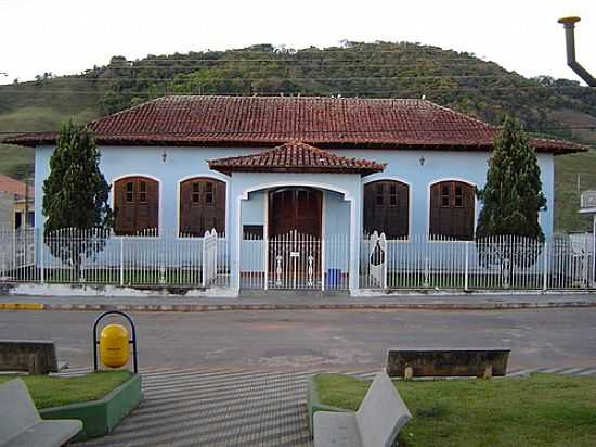 CLUBE SOCIAL-FOTO:EOLIVEI5 [PANORAMIO] - CONCEIO DAS PEDRAS - MG