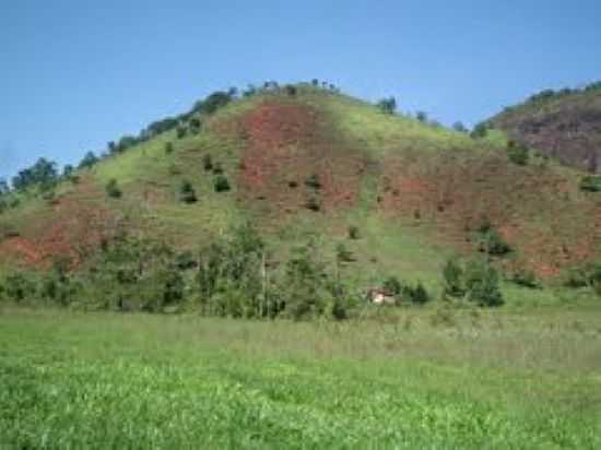 MORRO DA PIRMIDE-FOTO:RBARROSOF - CONCEIO DE TRONQUEIRAS - MG