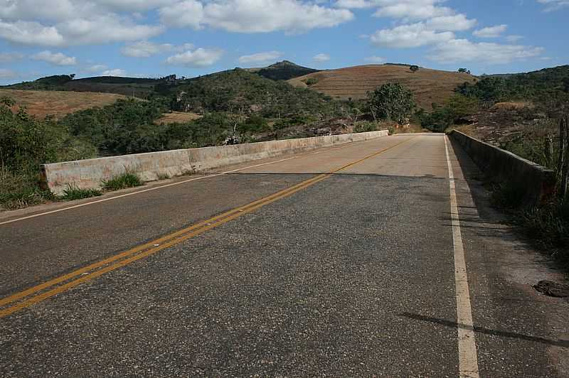 CONCEIO DO MATO DENTRO-MG-PONTE NA MG-10 SOBRE O RIO SANTO ANTNIO-FOTO:GERALDO SALOMO - CONCEIO DO MATO DENTRO - MG