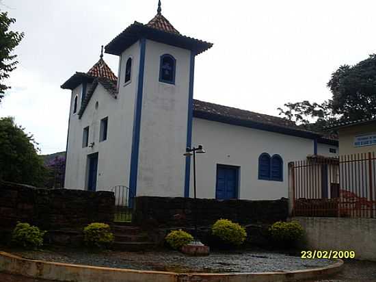 IGREJINHA-FOTO:RCARNEIR [PANORAMIO] - CONCEIO DO RIO ACIMA - MG