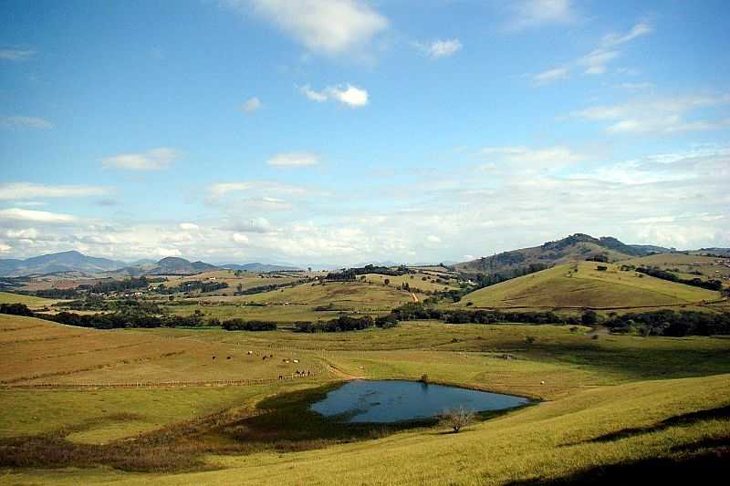 CONCEIO DOS OUROS-MG-LAGO NO MEIO DA REGIO-FOTO:ISMAELSILVA - CONCEIO DOS OUROS - MG